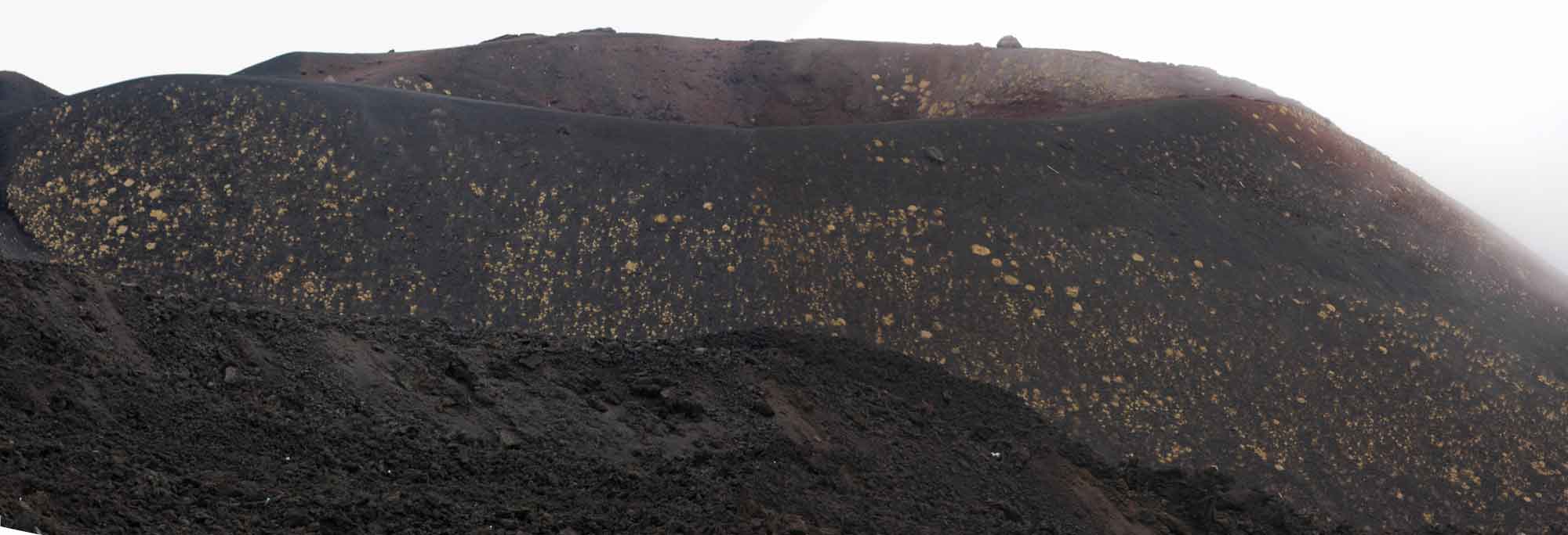 68 - Italia - Sicilia - volcan Etna - crater apagado